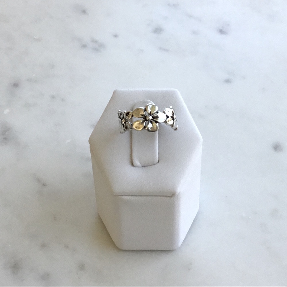Sz 6, Sale $12 Firm! .925 Sterling Silver Triple Flower Ring - Picture 8 of 14